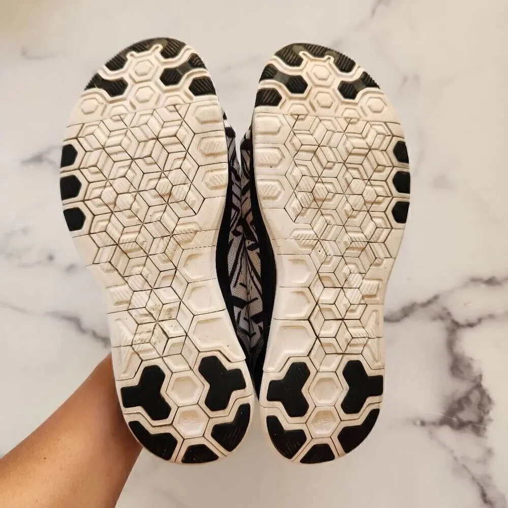 Nike zebra black white stripe geometric tribal size 8 adult unisex sneakers